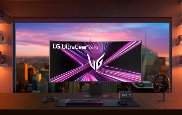 LG UltraGear 45 OLED Gaming Monitor 5K2K 165Hz Curved-29
