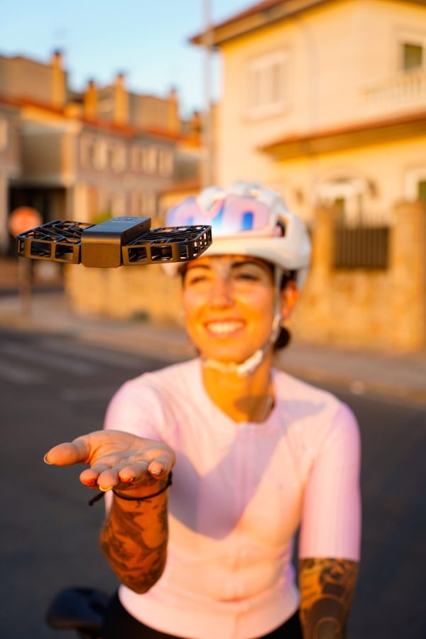 HOVERAir X1 Self Flying Camera Drone Combo Black White-11